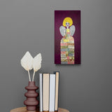 Engill í vínrauðu