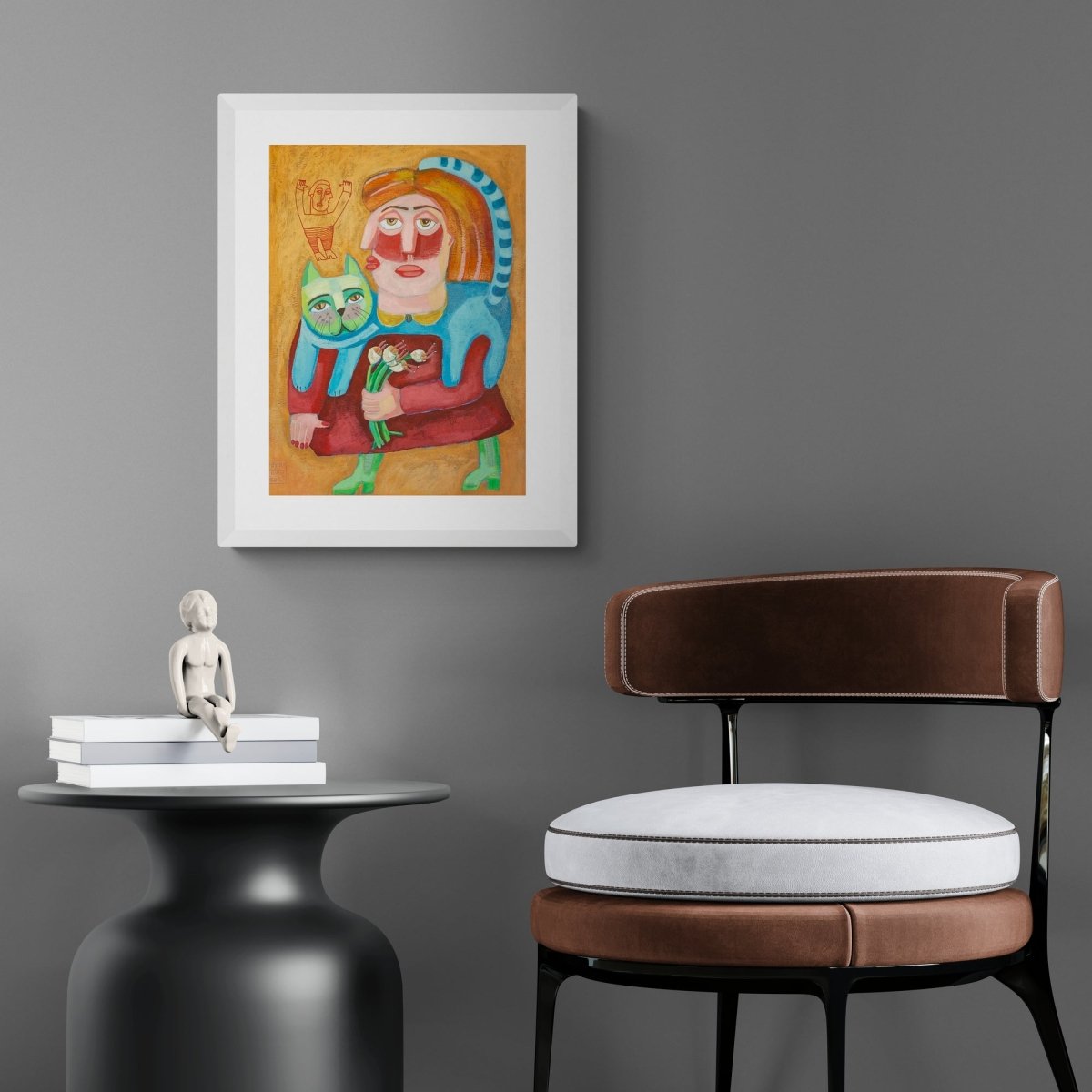 Köttur vermir háls konu þótt hann sé blár úr kulda