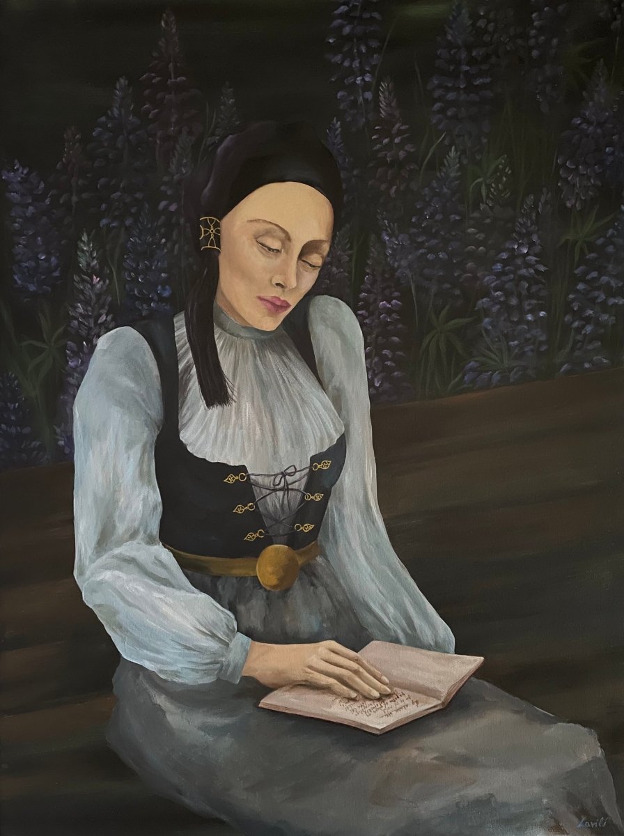 Reading lady