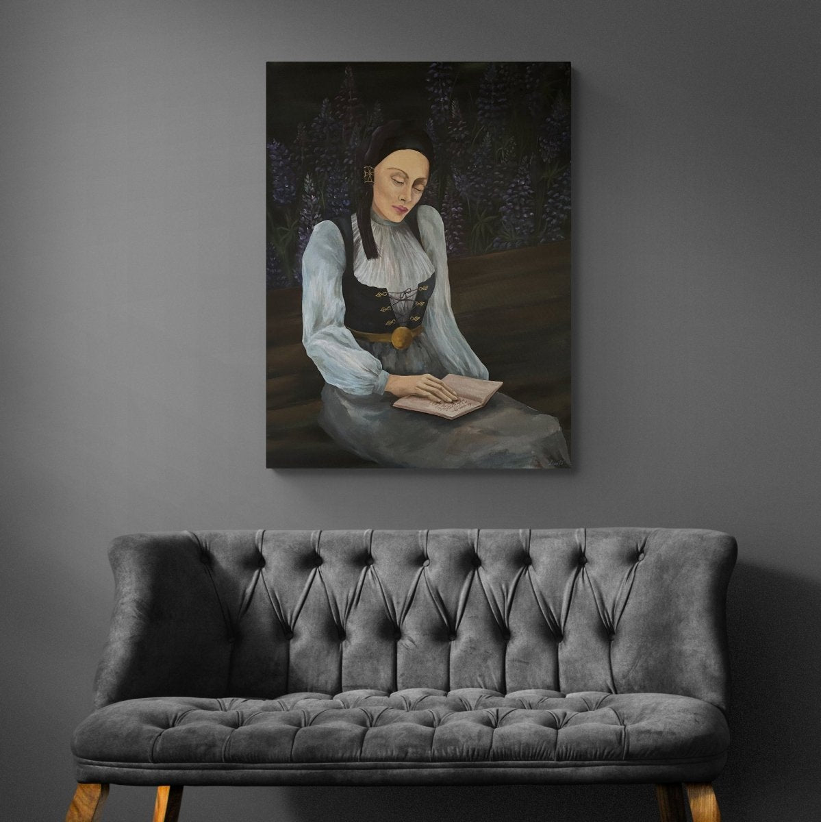 Reading lady
